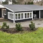 Charming 3-bedroom Summerhouse With A Big Garden Ferienhaus *