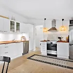 Charming 3-bedroom Summerhouse With A Big Garden Ferienhaus Gilleleje