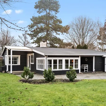 Charming 3-bedroom Summerhouse With A Big Garden *