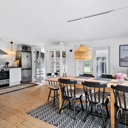 Ferienhaus Charming 3-bedroom Summerhouse With A Big Garden