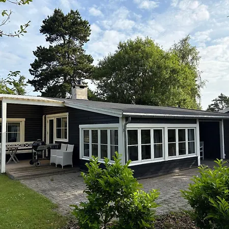 Charmantes Haus Mit 3 Zimmern Und Großem Garten Ferienhaus *