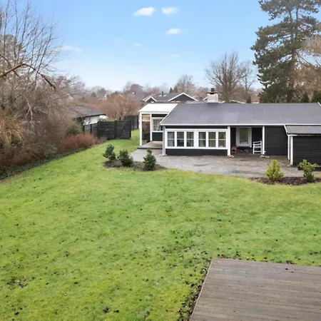 Charmantes Haus Mit 3 Zimmern Und Großem Garten * Gilleleje