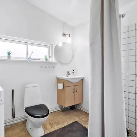 Charming 3-bedroom Summerhouse With A Big Garden גיללייה